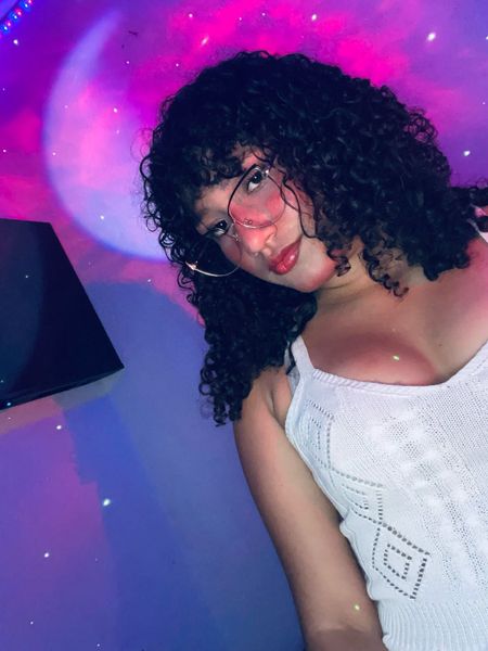 Amor — match with strangers on video at xSwiper